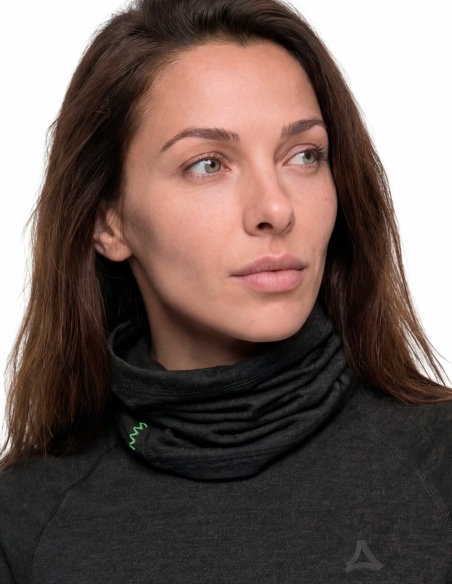 Komin wielofunkcyjny merino unisex Schöffel Luterra, czarny, na modelu, przód